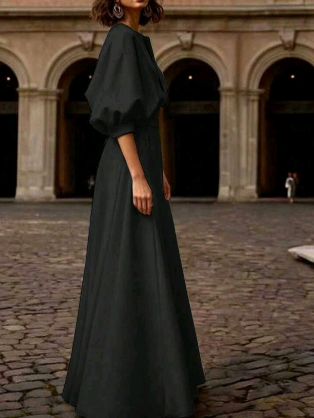Elegant Black Balloon-Sleeve Maxi Dress - Picture 3 of 8